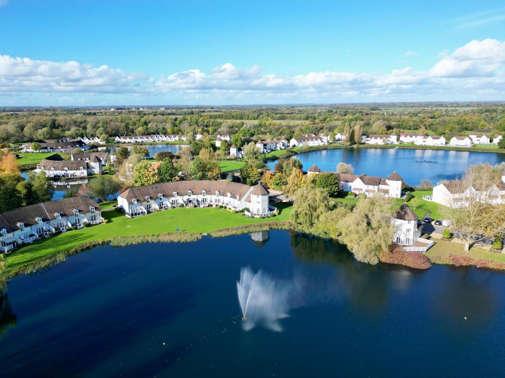 Luxury Kingfisher Lodge, Isis Lake, Within The Cotswold Waterpark Сайренсестер Екстер'єр фото