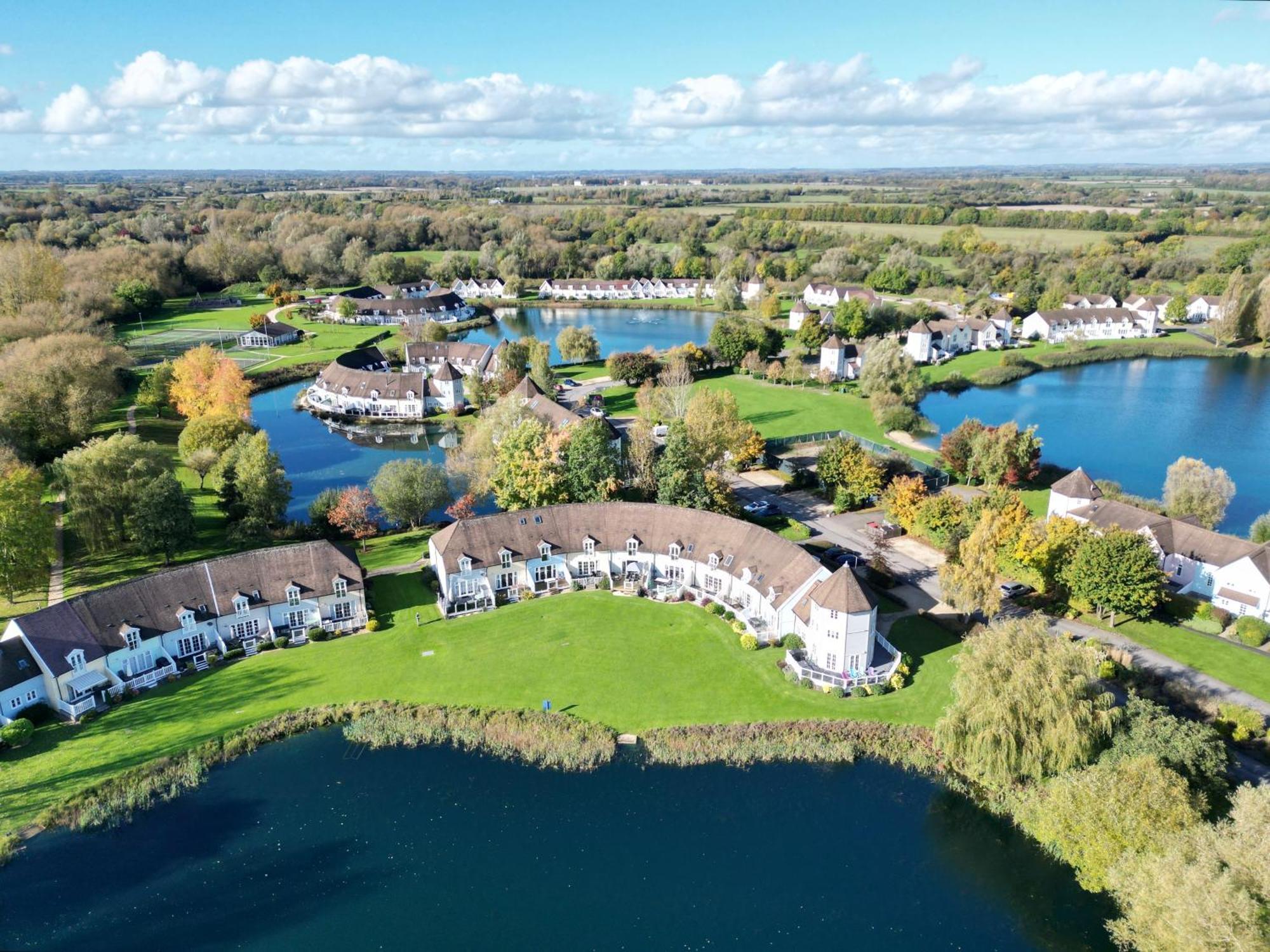 Luxury Kingfisher Lodge, Isis Lake, Within The Cotswold Waterpark Сайренсестер Екстер'єр фото